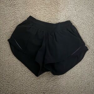 Lululemon Hotty Hot Low Rise 2.5 Shorts